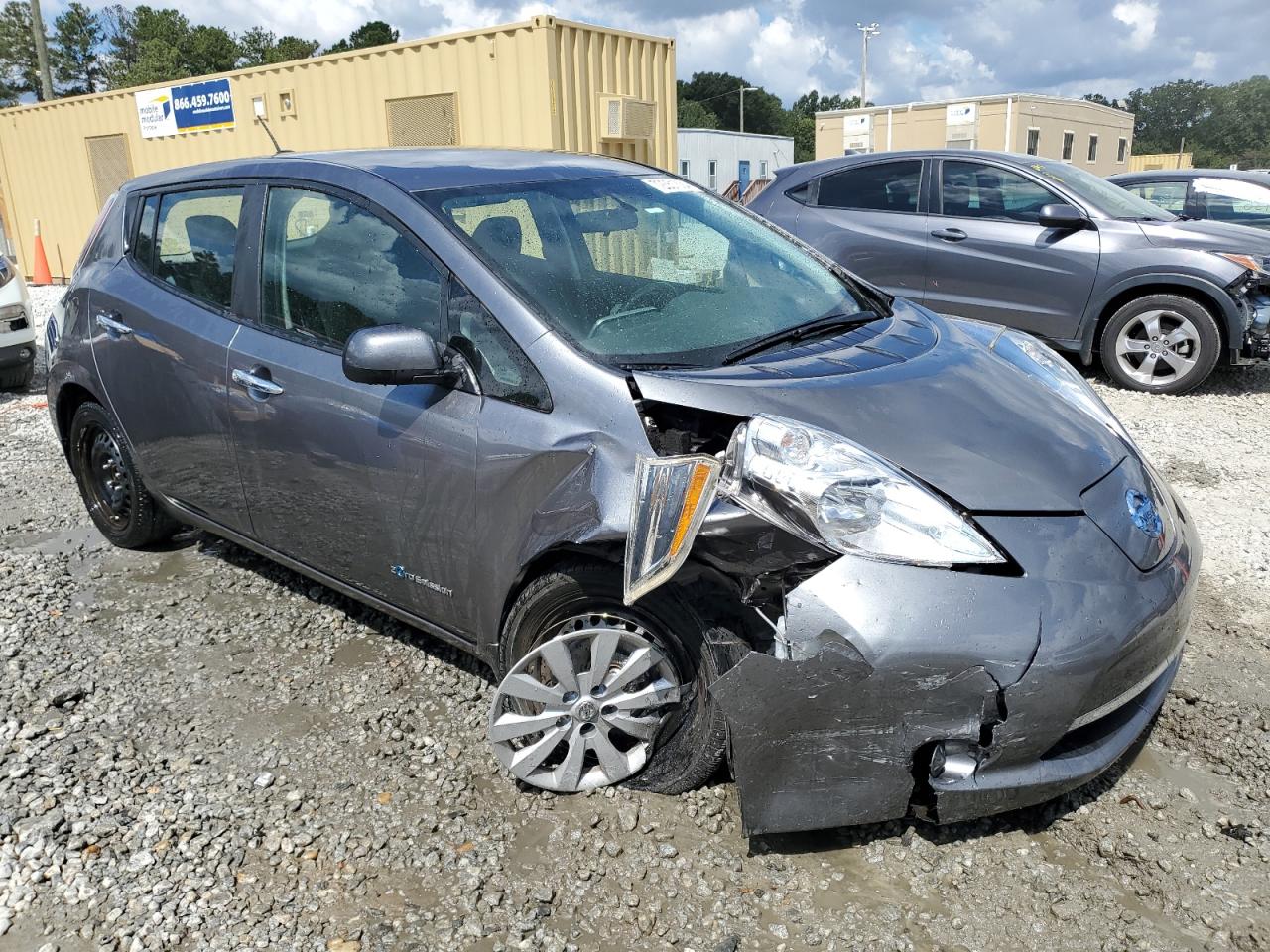 1N4AZ0CP7FC332727 2015 Nissan Leaf S