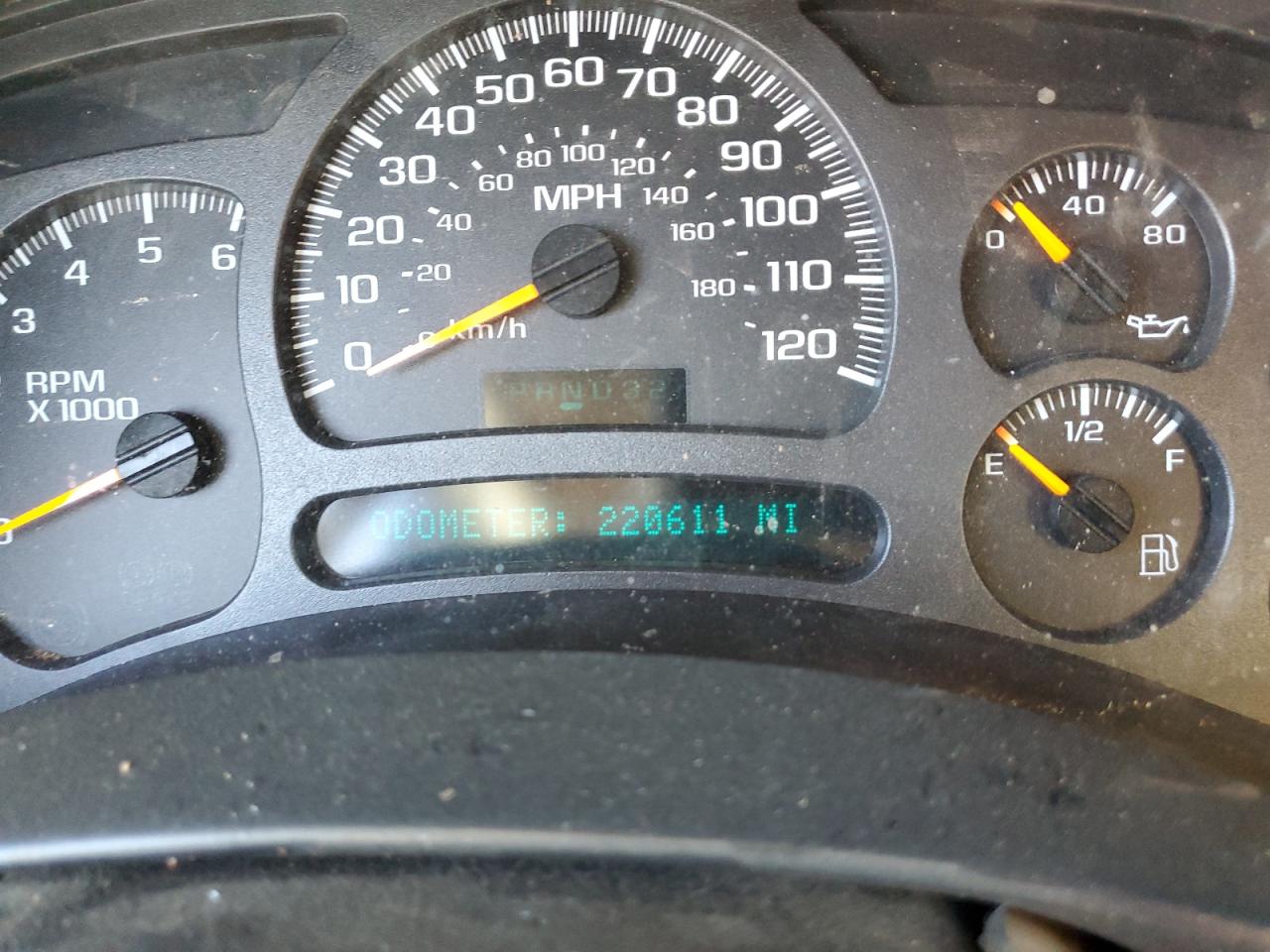 2003 Chevrolet Silverado - Image 9