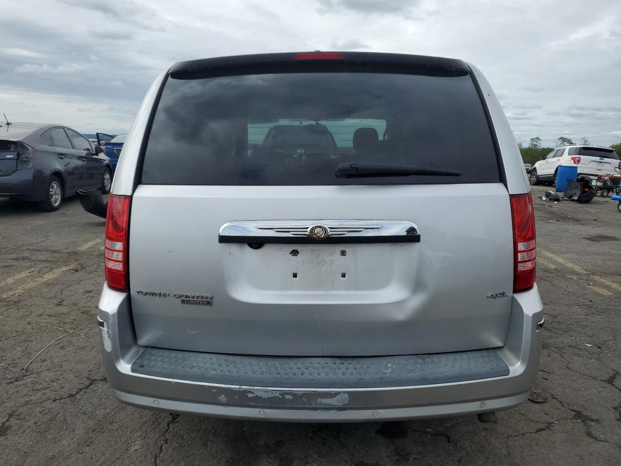 2A8HR64X28R646301 2008 Chrysler Town & Country Limited