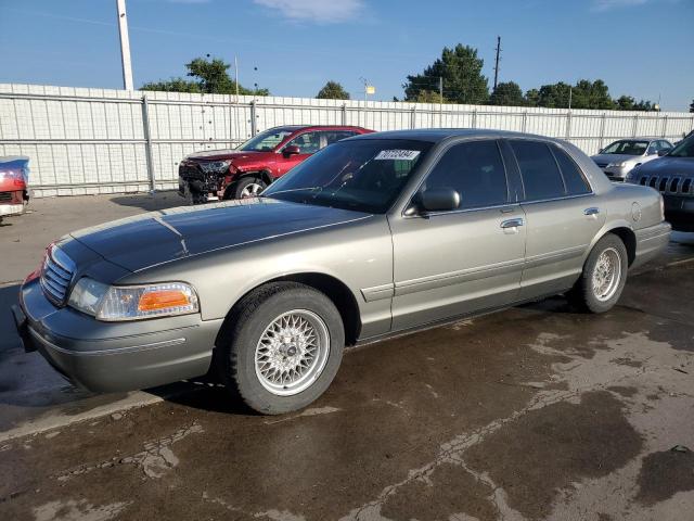 2000 Ford Crown Victoria 