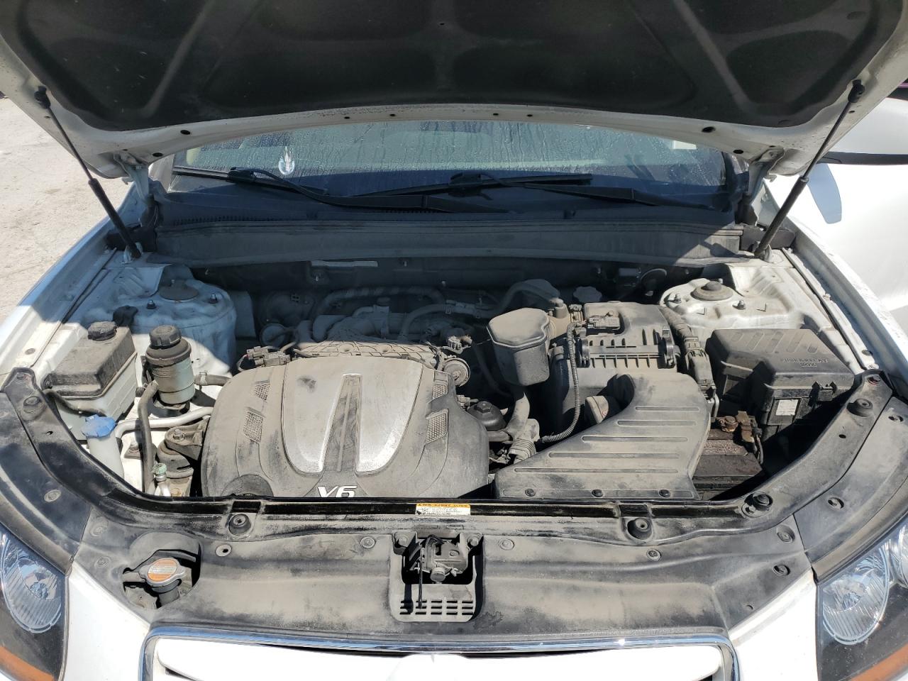 2011 Hyundai Santa Fe - Image 12