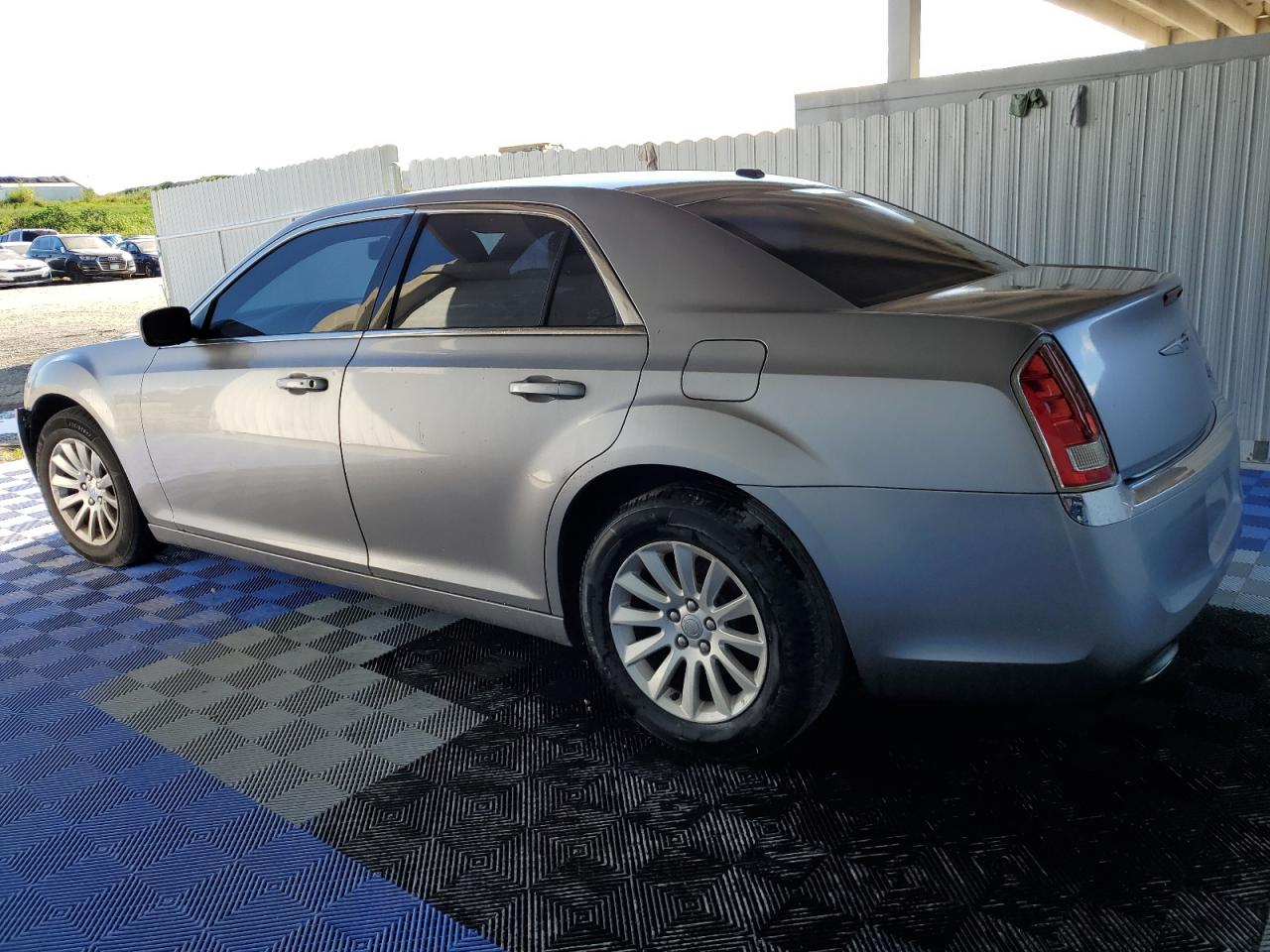 VIN 2C3CCAAG2DH600353 2013 CHRYSLER 300 no.2