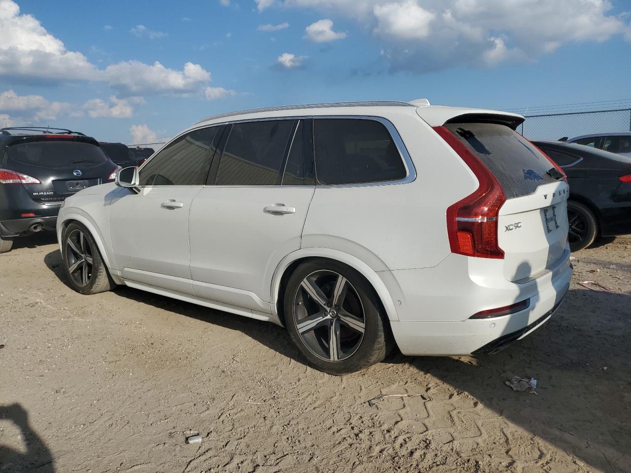 YV4A22PM3G1058317 2016 VOLVO XC90 - Image 2