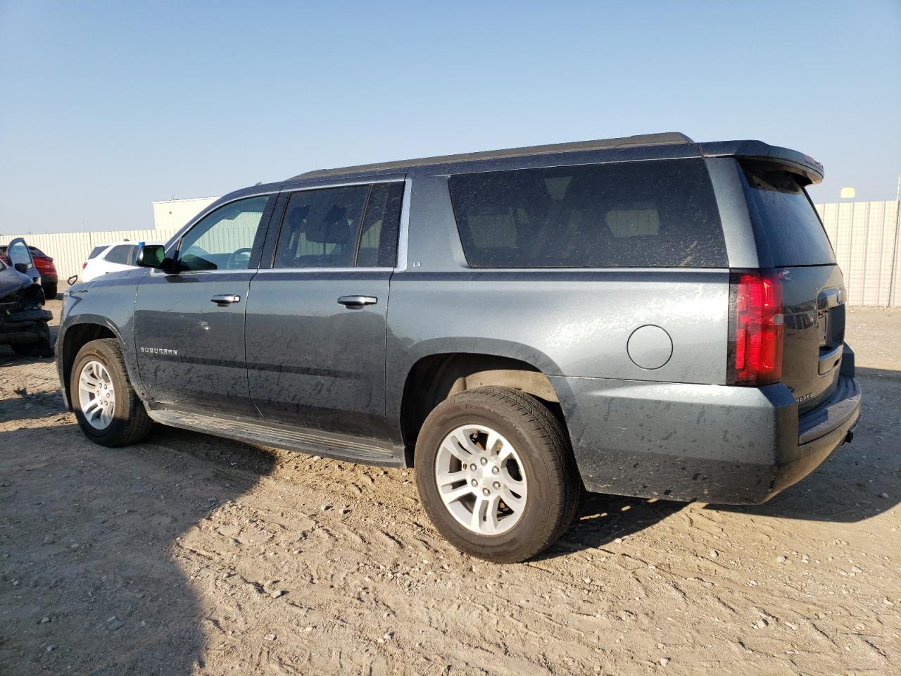 1GNSKHKC4LR264001 2020 CHEVROLET SUBURBAN - Image 2