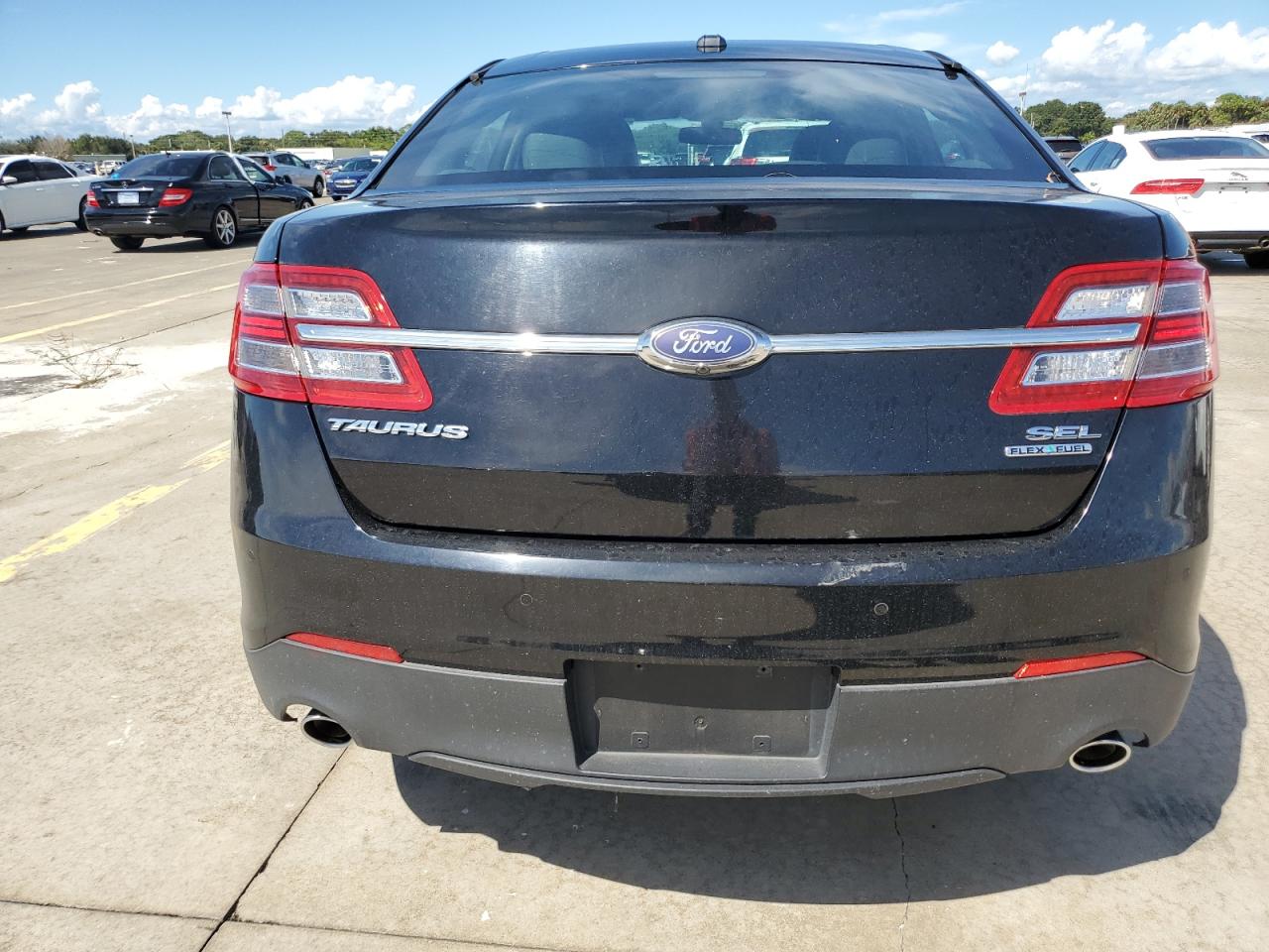 1FAHP2E81GG139120 2016 Ford Taurus Sel