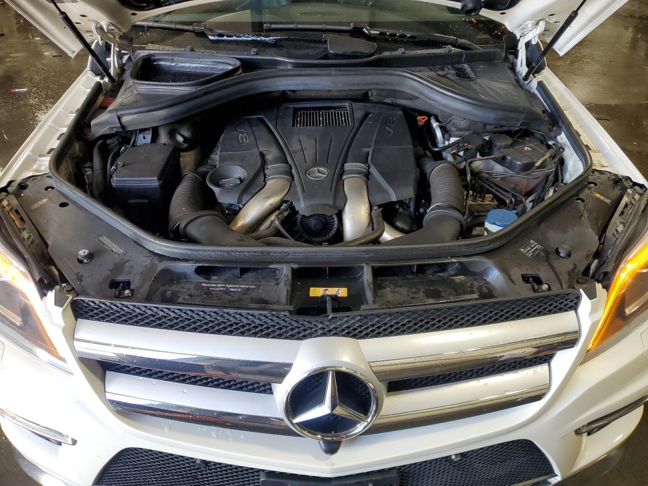 4JGDF7DE0FA557701 2015 Mercedes-Benz Gl 550 4Matic