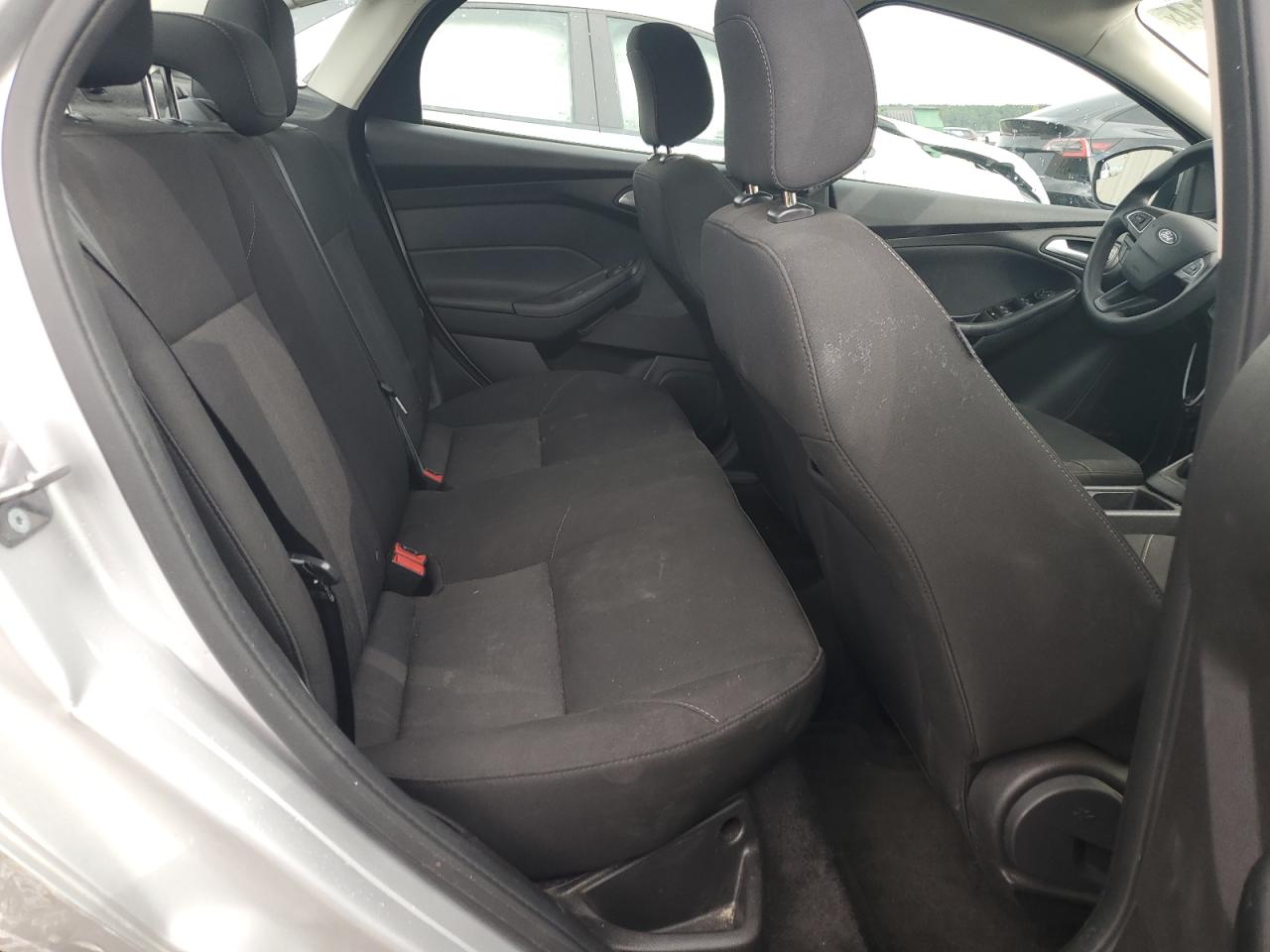 1FADP3F25JL288661 2018 Ford Focus Se