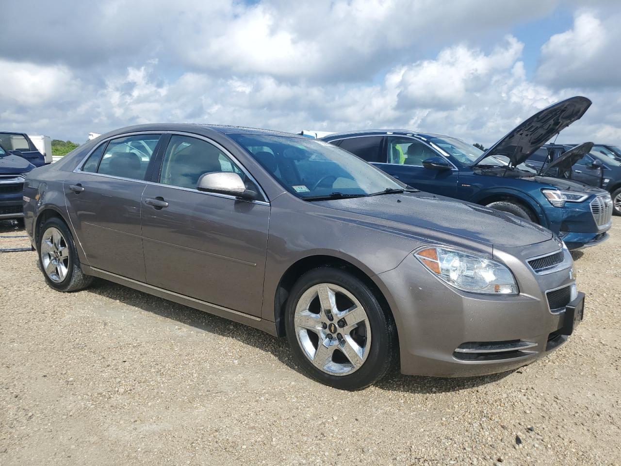 2010 Chevrolet Malibu - Image 4