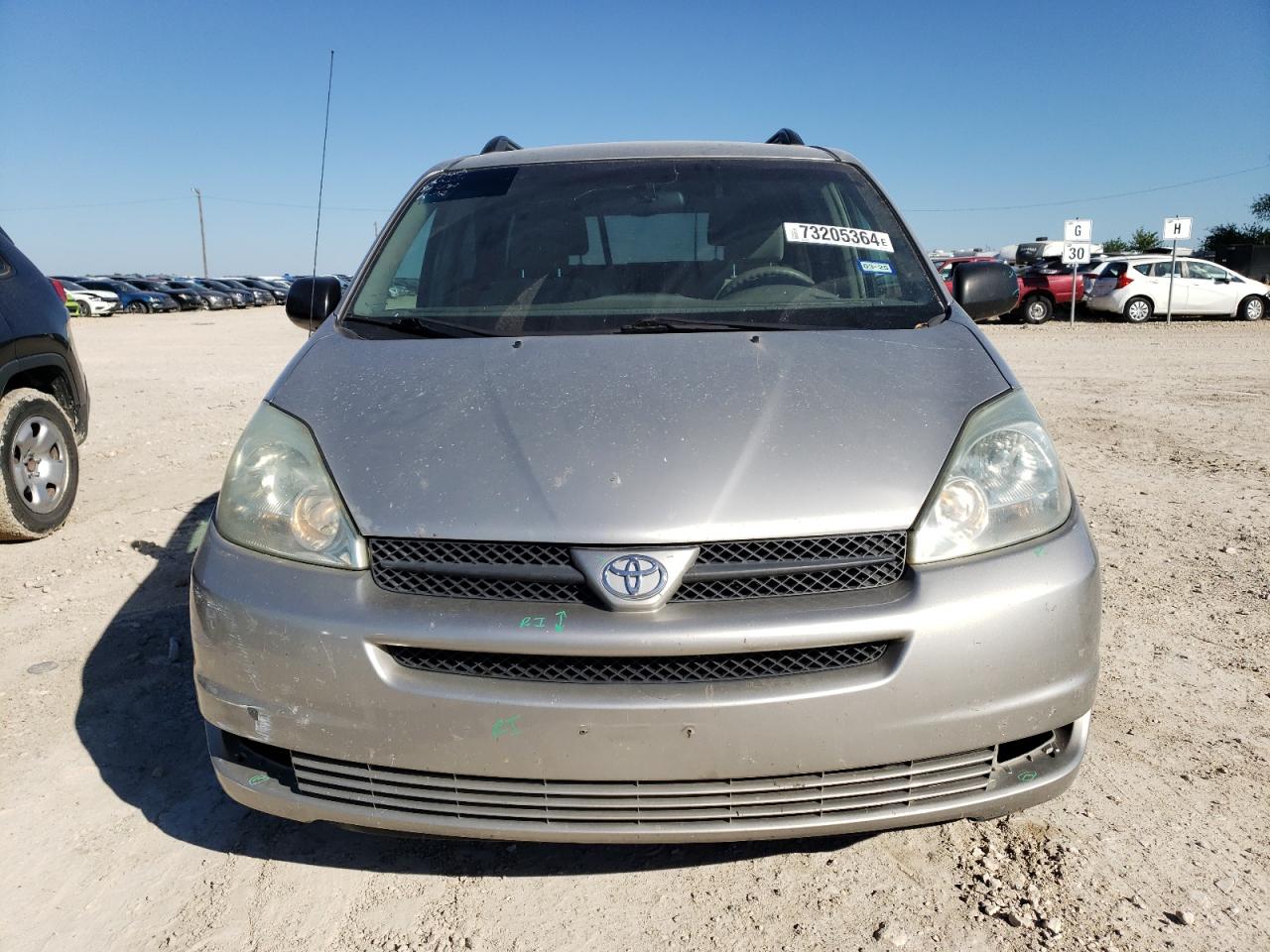 2004 Toyota Sienna - Image 5