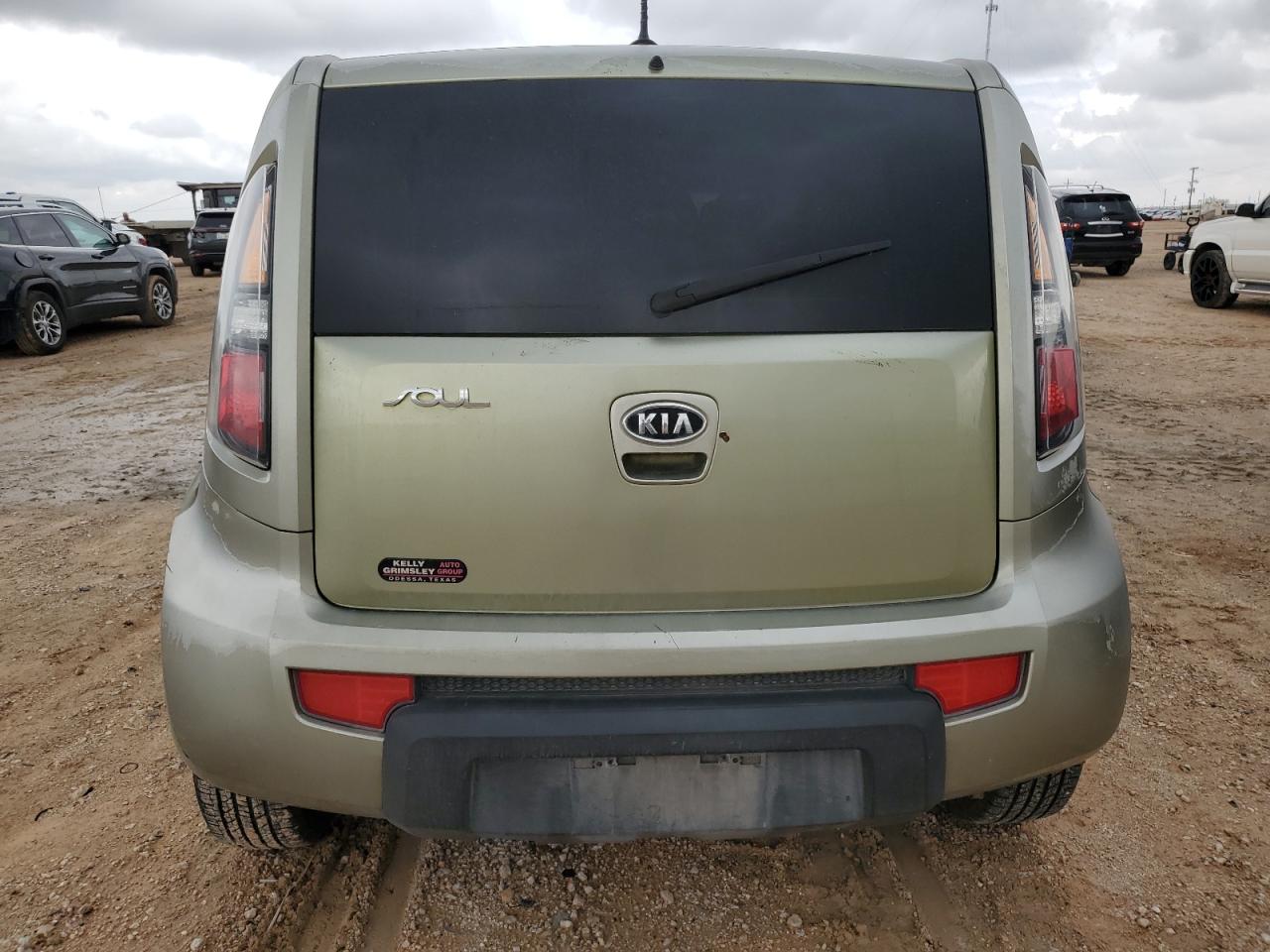 KNDJT2A25A7051381 2010 Kia Soul +