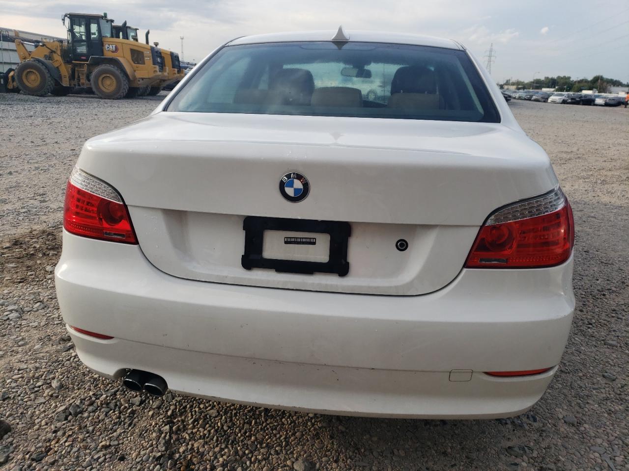 WBANV13578CZ58743 2008 BMW 528 Xi