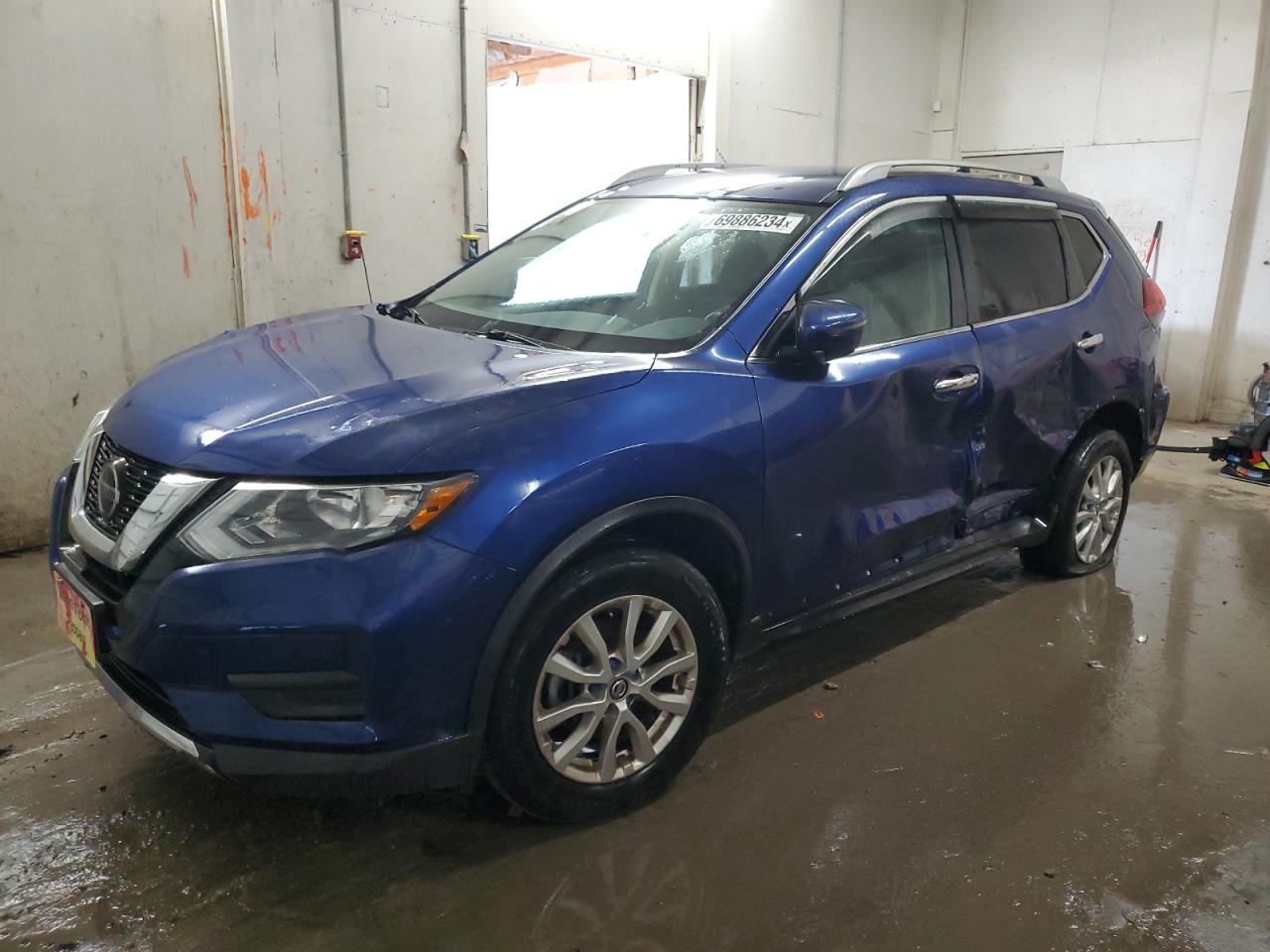 5N1AT2MVXJC785037 2018 NISSAN ROGUE - Image 1