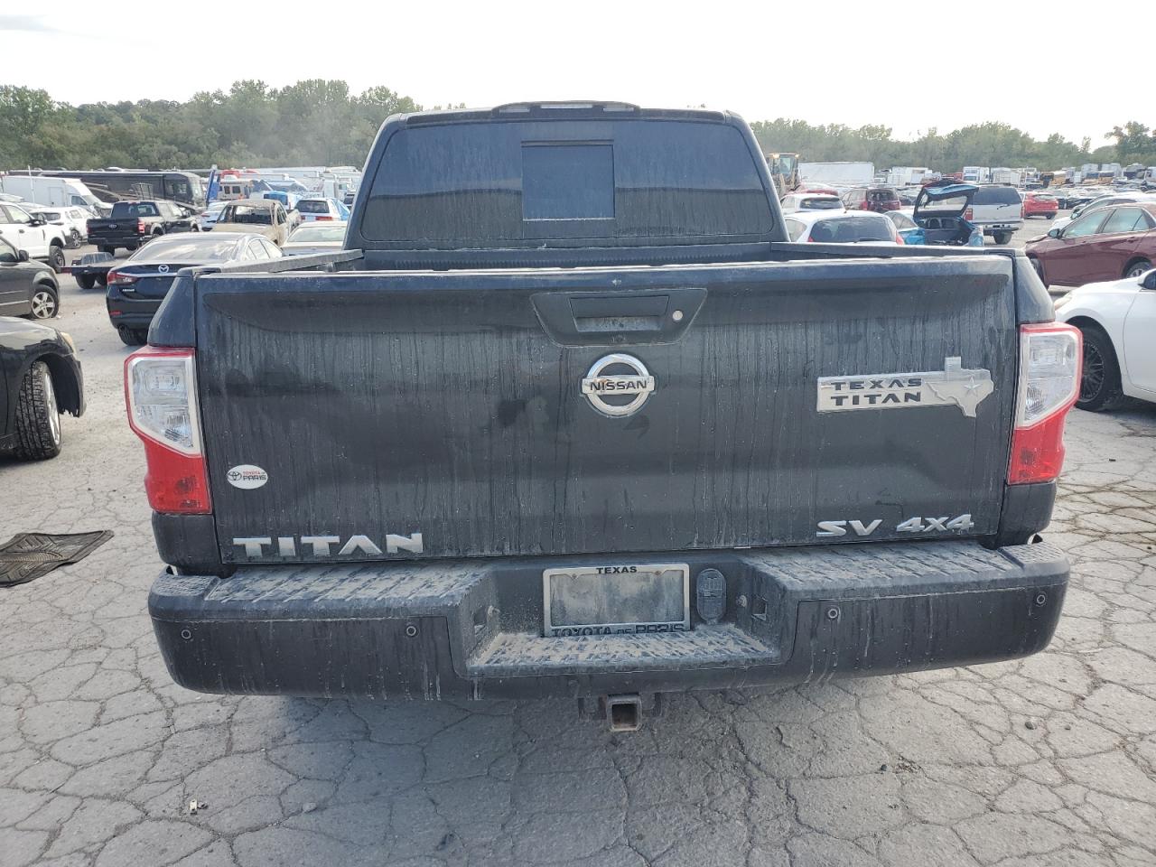 1N6AA1E51HN567339 2017 Nissan Titan Sv