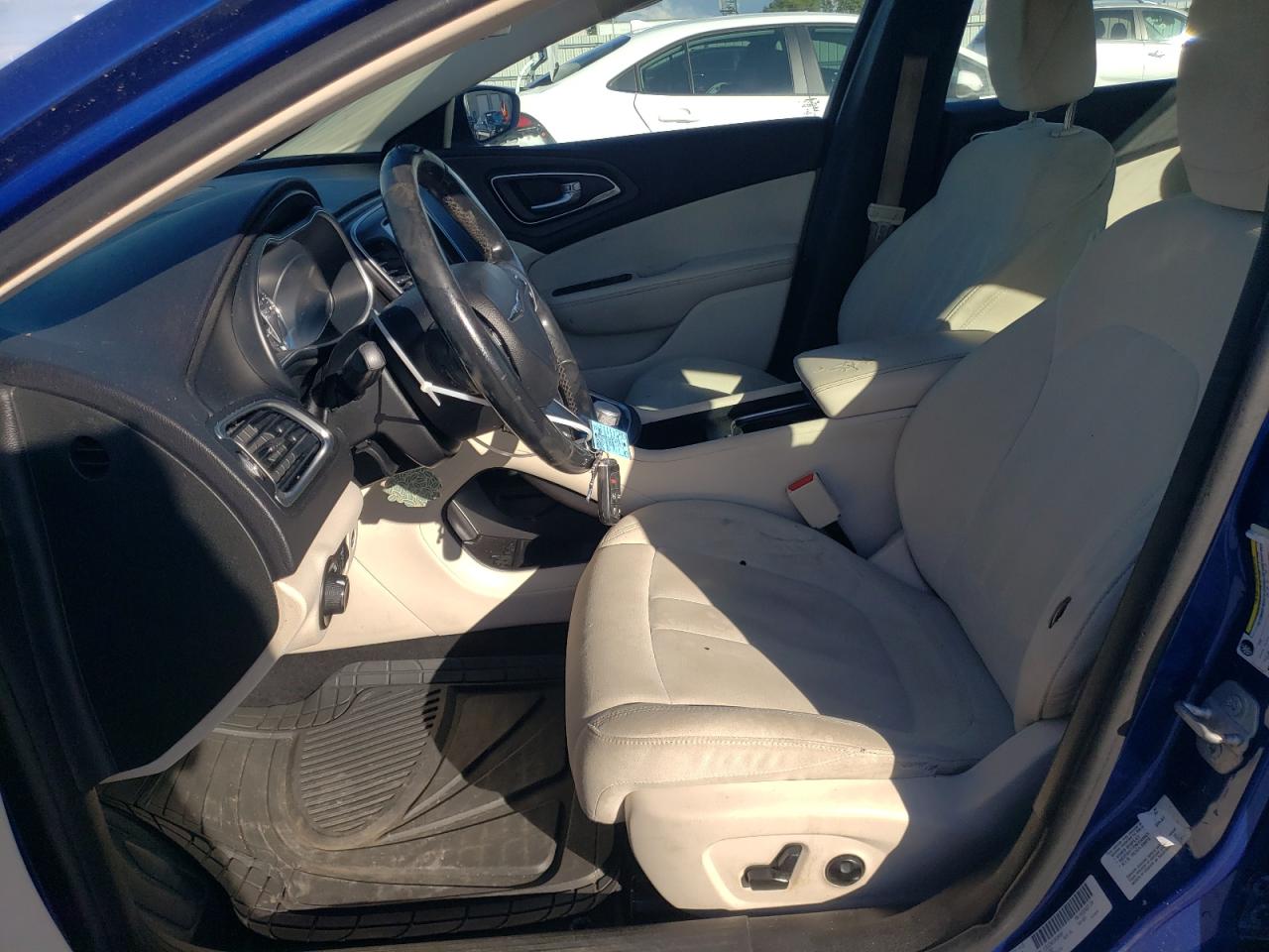 2016 Chrysler 200 - Image 7