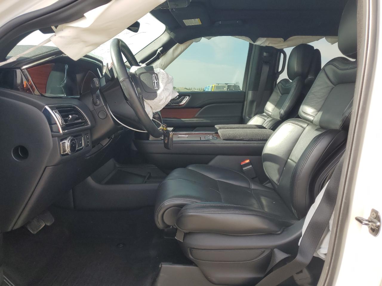 2021 Lincoln Navigator - Image 7