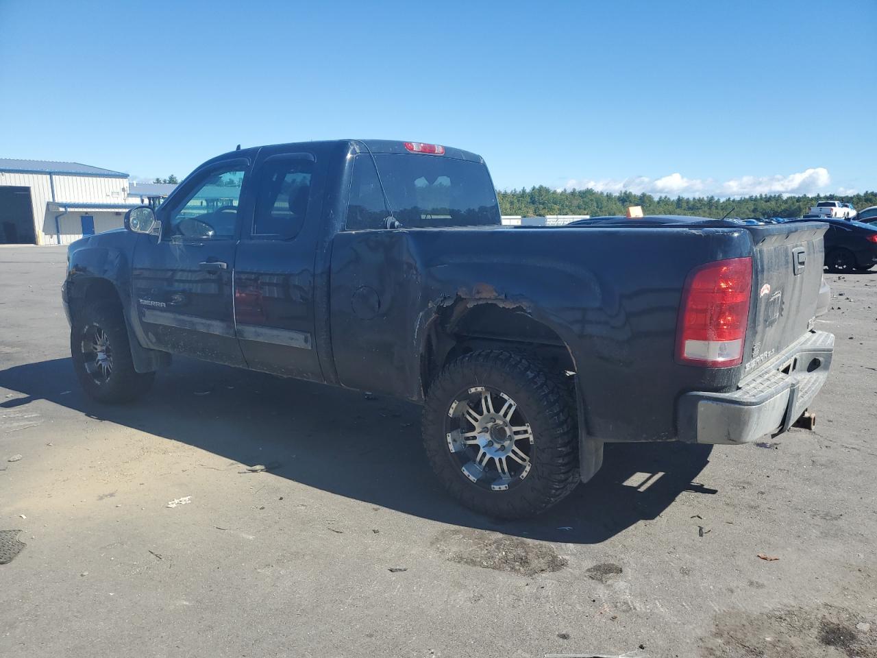 2013 GMC Sierra - Image 2