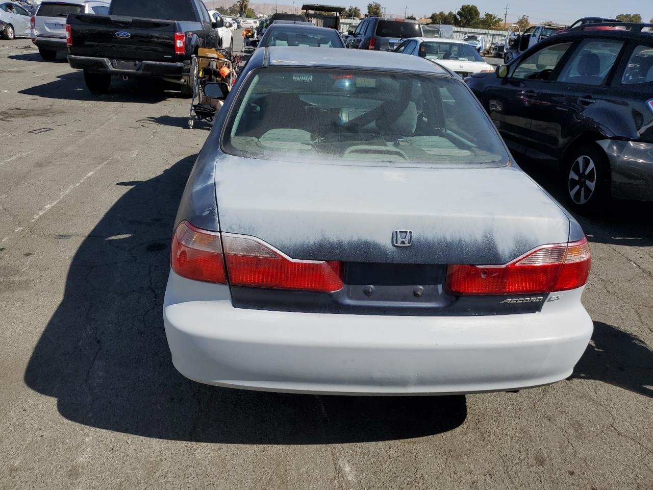 1999 Honda Accord Ex VIN: 1HGCG5552XA104392 Lot: 73783214