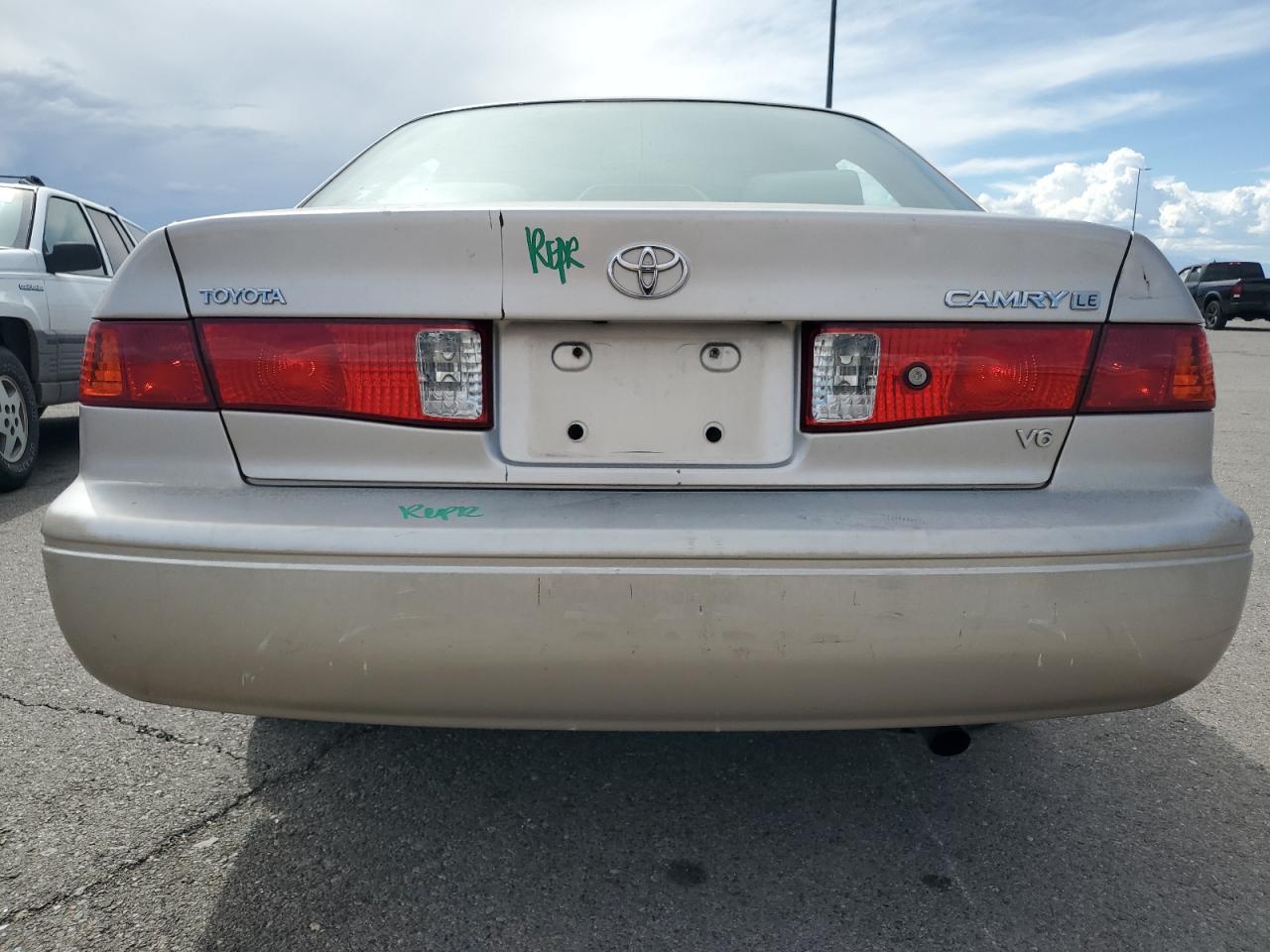 2000 Toyota Camry Le VIN: 4T1BF22K9YU952173 Lot: 72524724