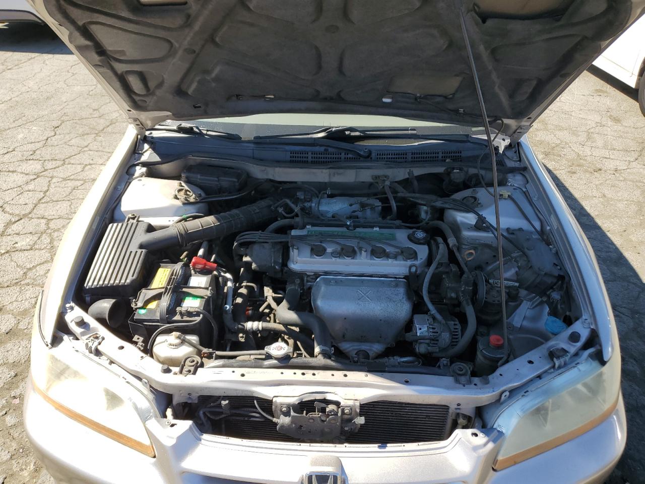 1HGCG6657XA148067 1999 Honda Accord Lx