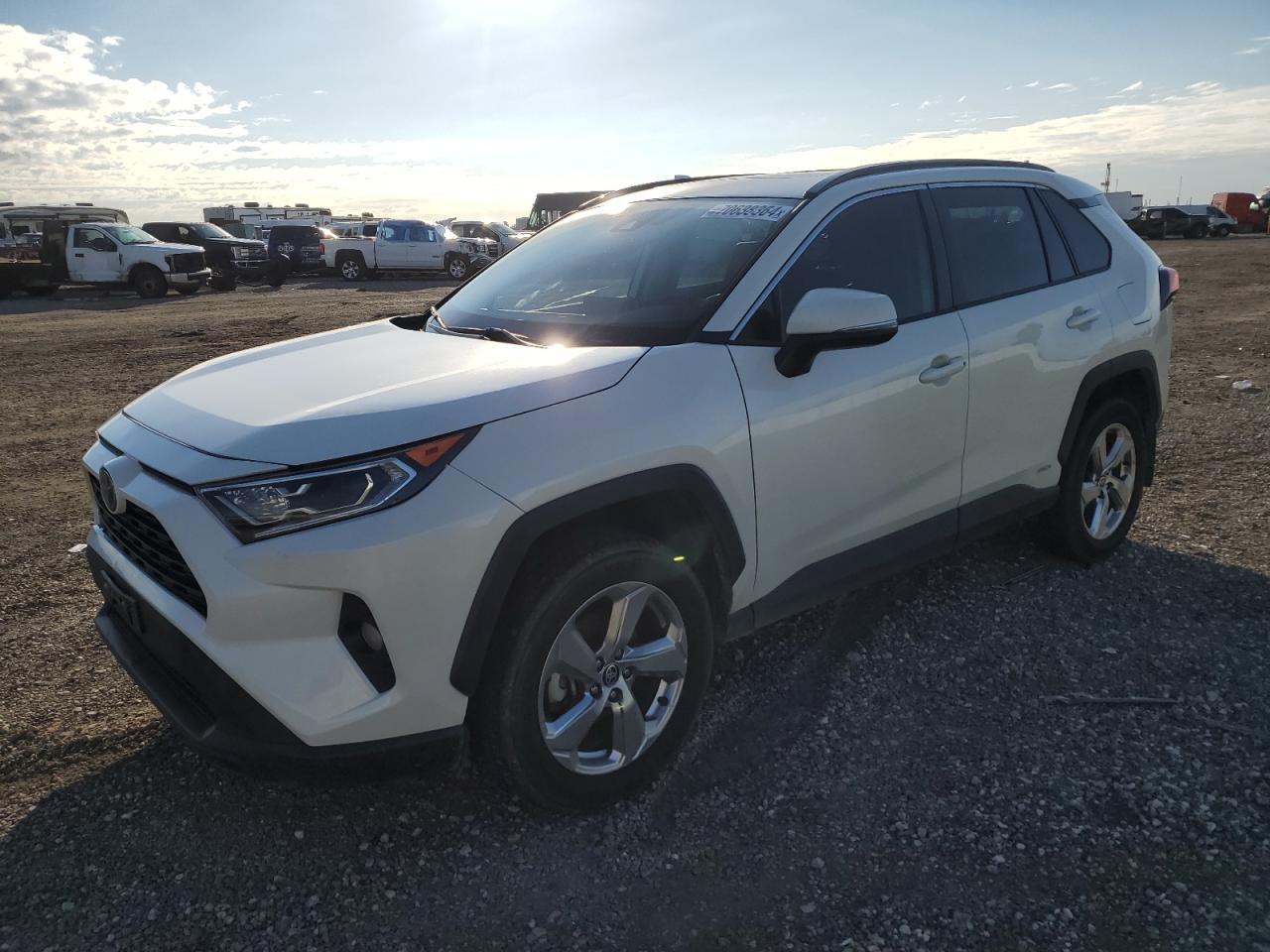 4T3B6RFV1MU057016 2021 TOYOTA RAV 4 - Image 1