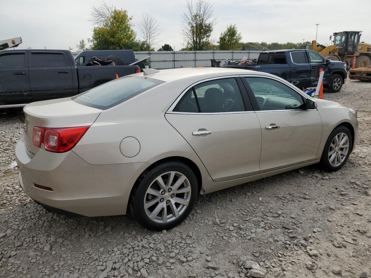 VIN 1G11F5SL3FF311458 2015 CHEVROLET MALIBU no.3