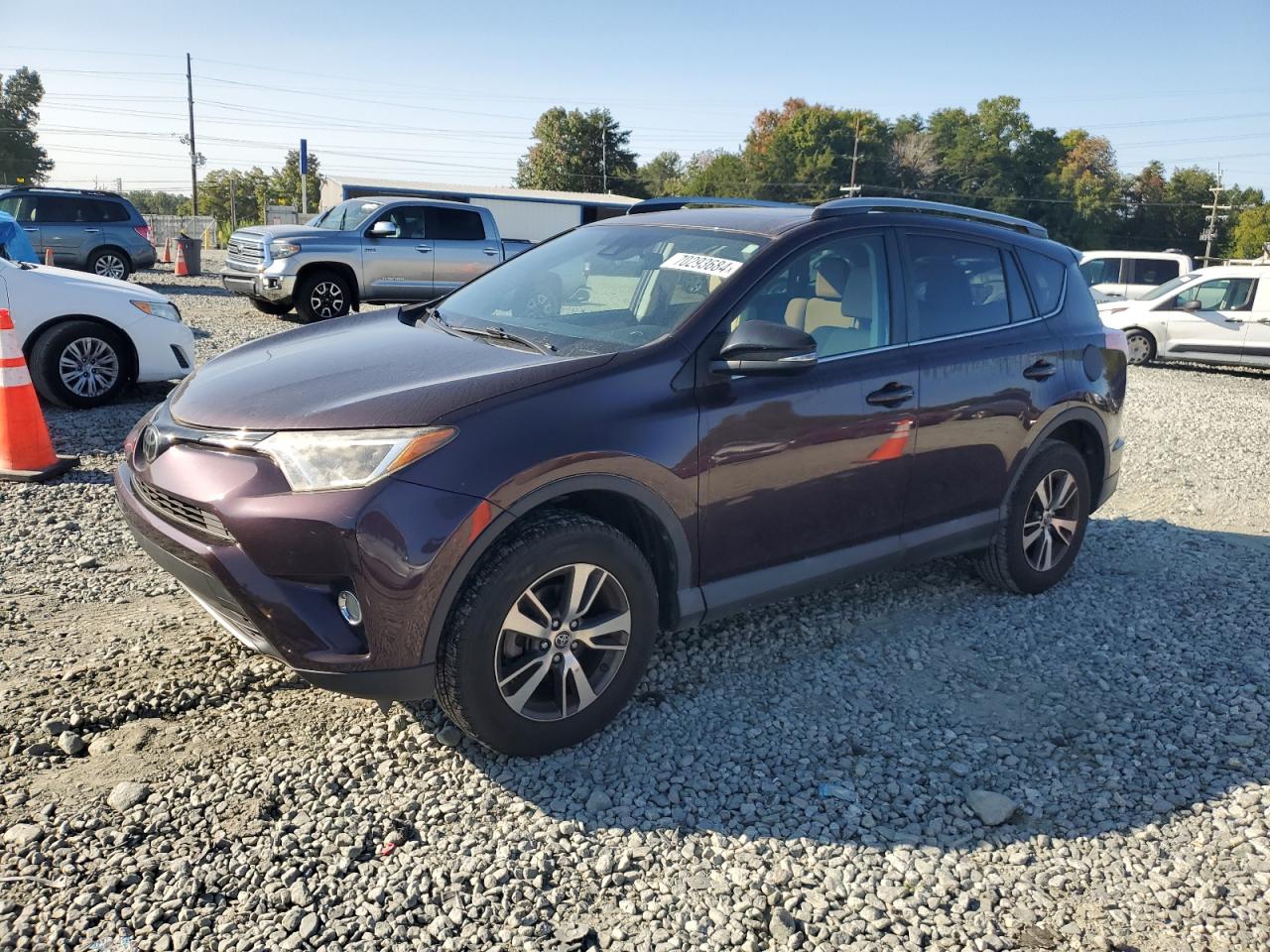 2T3WFREV1HW353338 2017 TOYOTA RAV 4 - Image 1