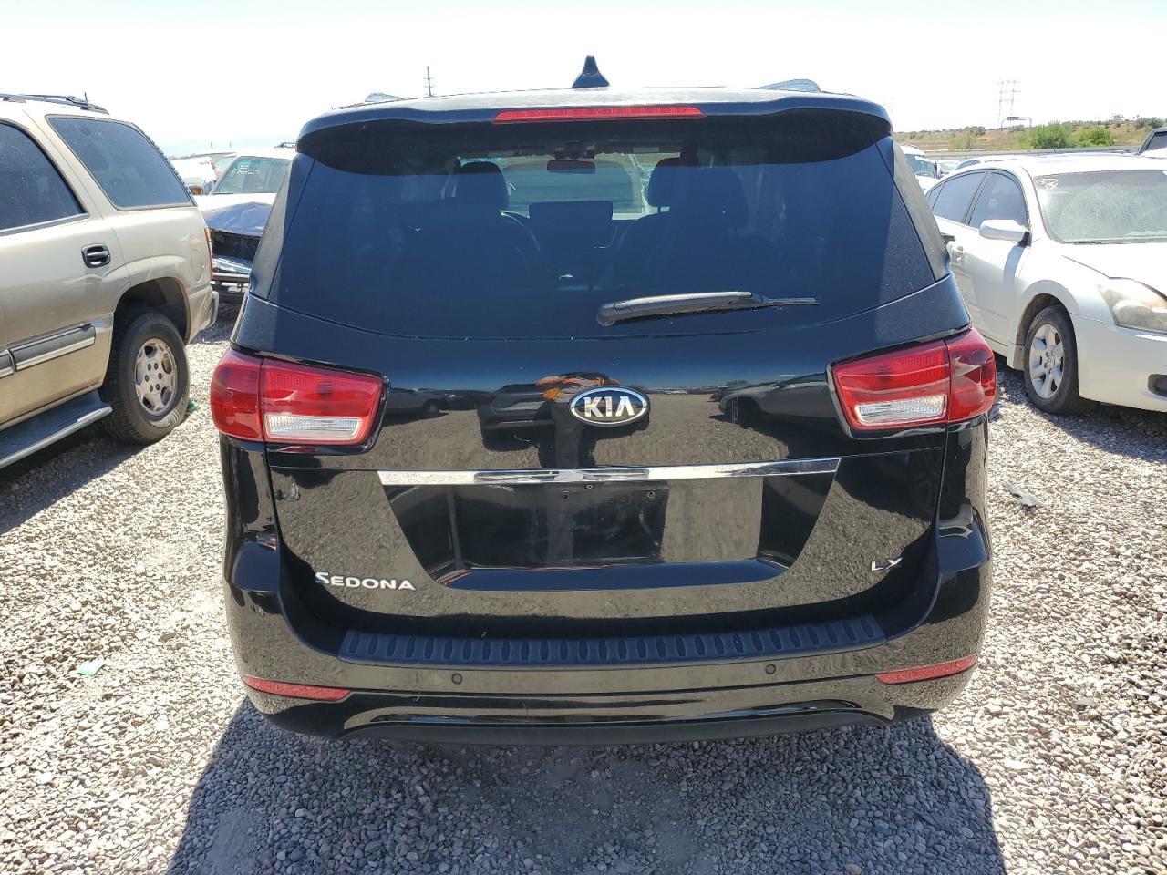 KNDMB5C12H6265976 2017 Kia Sedona Lx