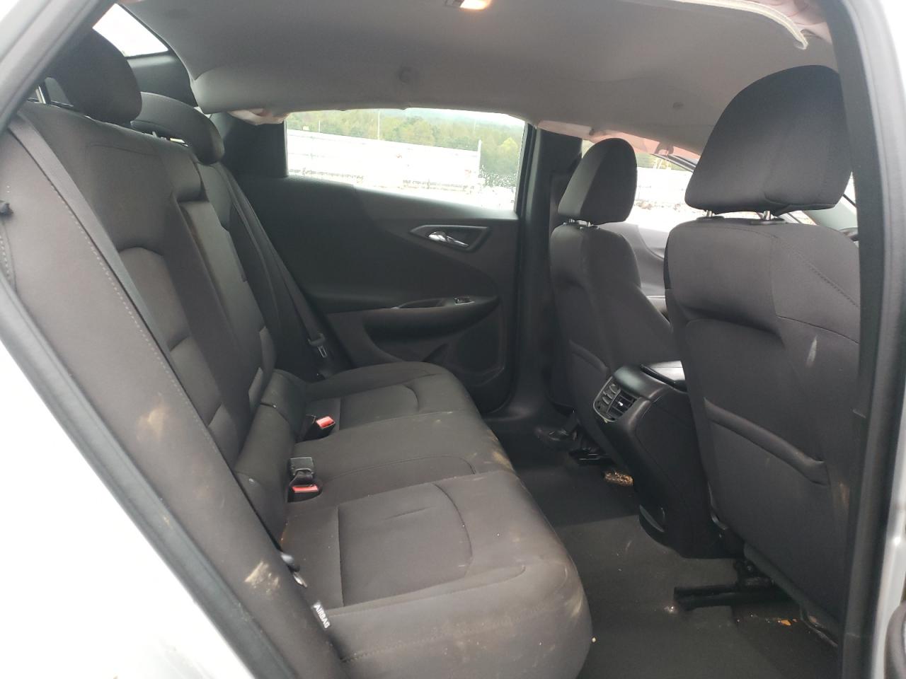 2018 Chevrolet Malibu - Image 11