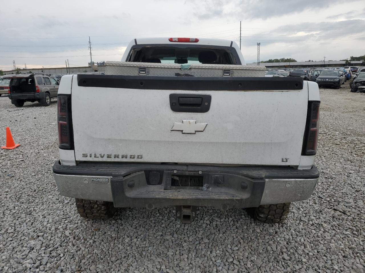 2013 Chevrolet Silverado - Image 6