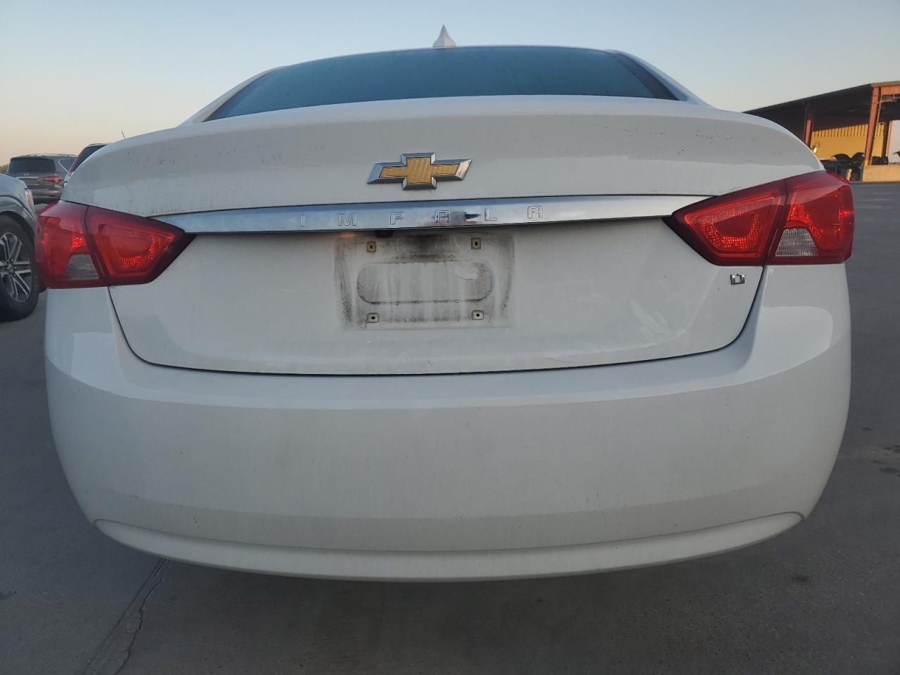 2G1105SAXJ9153573 2018 Chevrolet Impala Lt