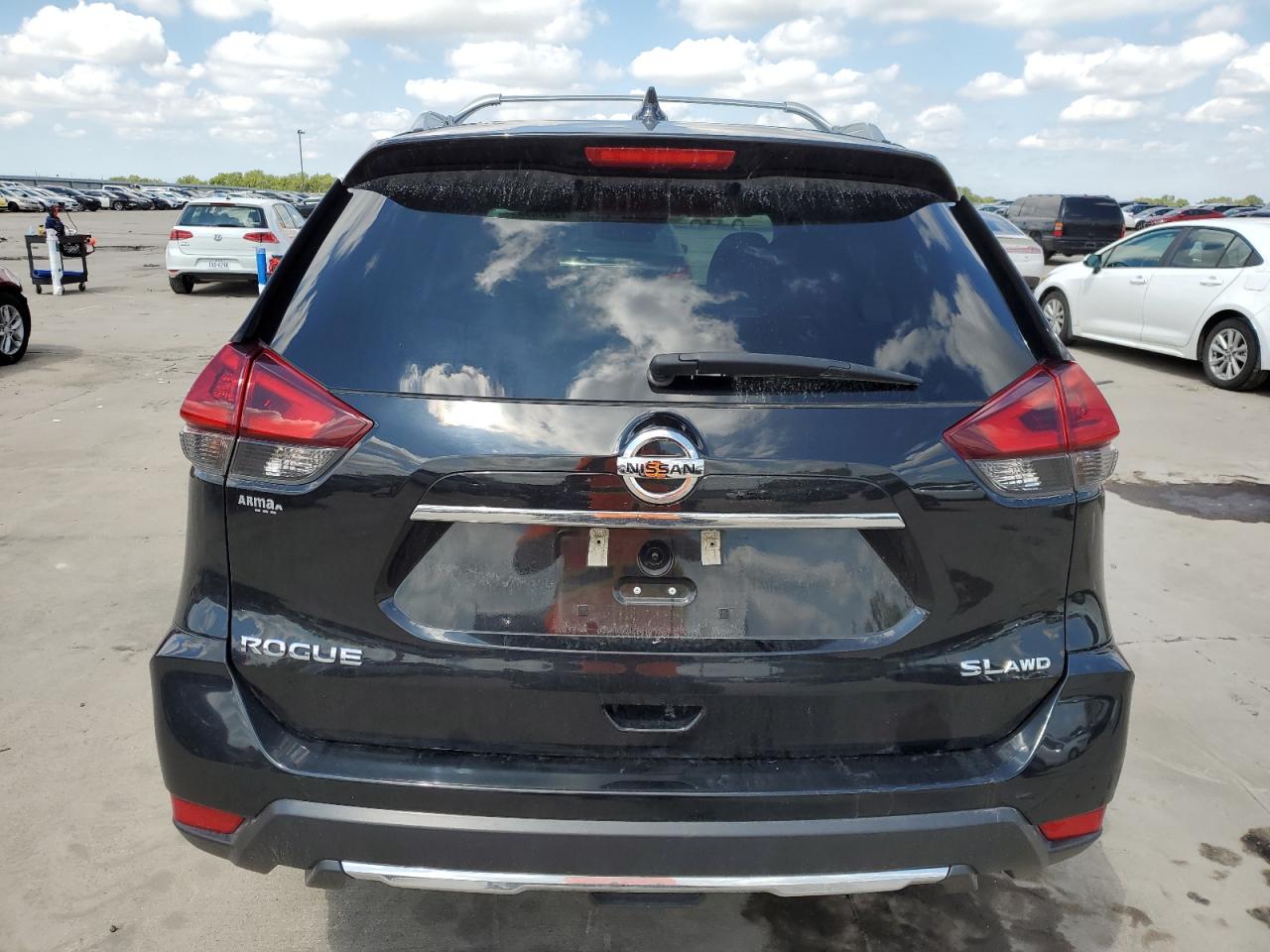 5N1AT2MV6JC824710 2018 Nissan Rogue S