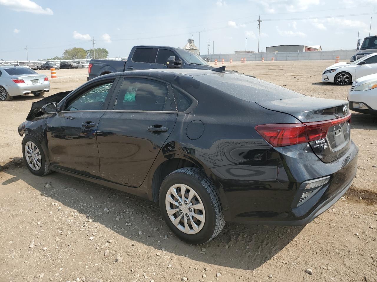 3KPF24AD3KE010920 2019 KIA FORTE - Image 2