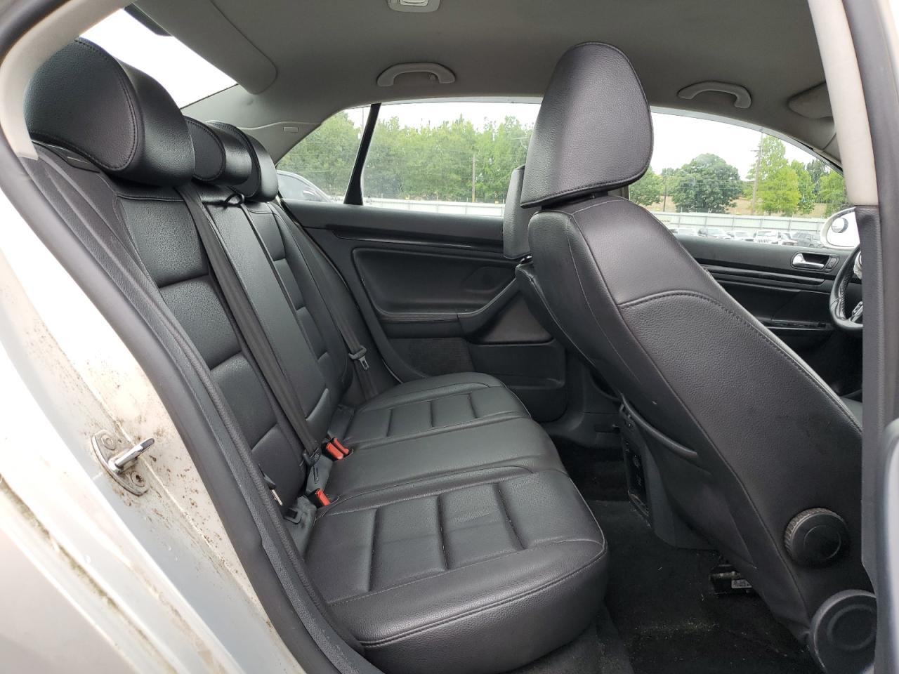 3VWAL7AJXAM148048 2010 Volkswagen Jetta Tdi