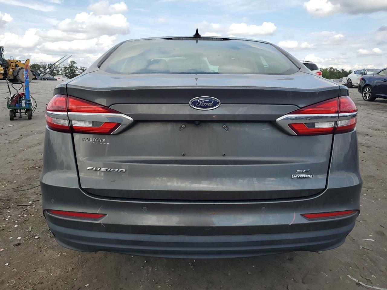 2020 Ford Fusion Se VIN: 3FA6P0LUXLR105420 Lot: 71039064