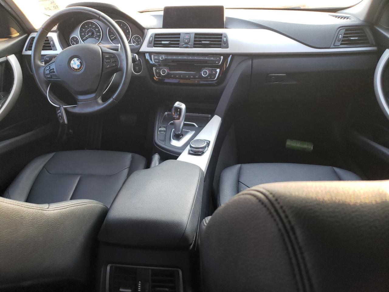 WBA8E1G57GNU12082 2016 BMW 320 I