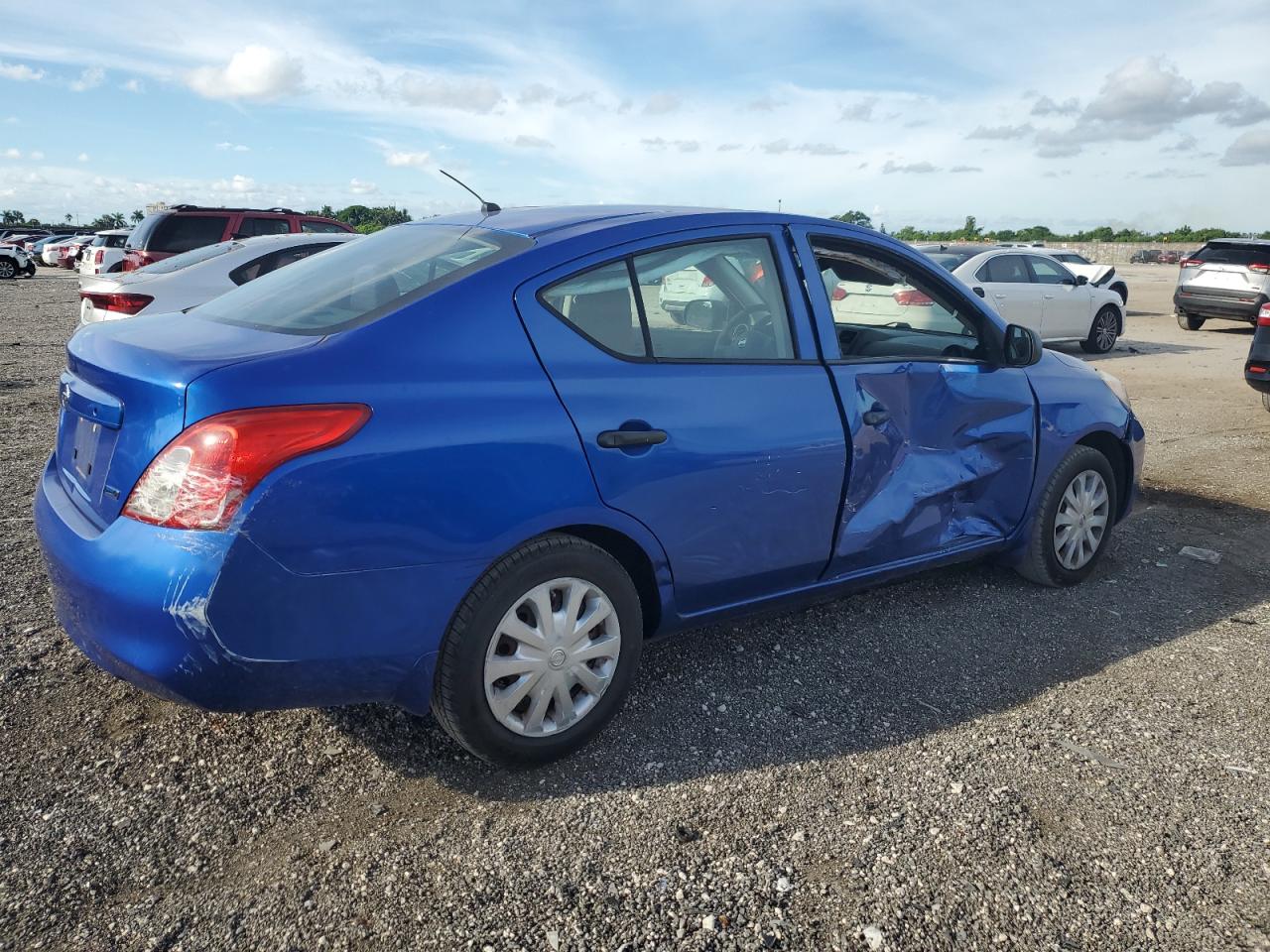 2012 Nissan Versa - Image 3