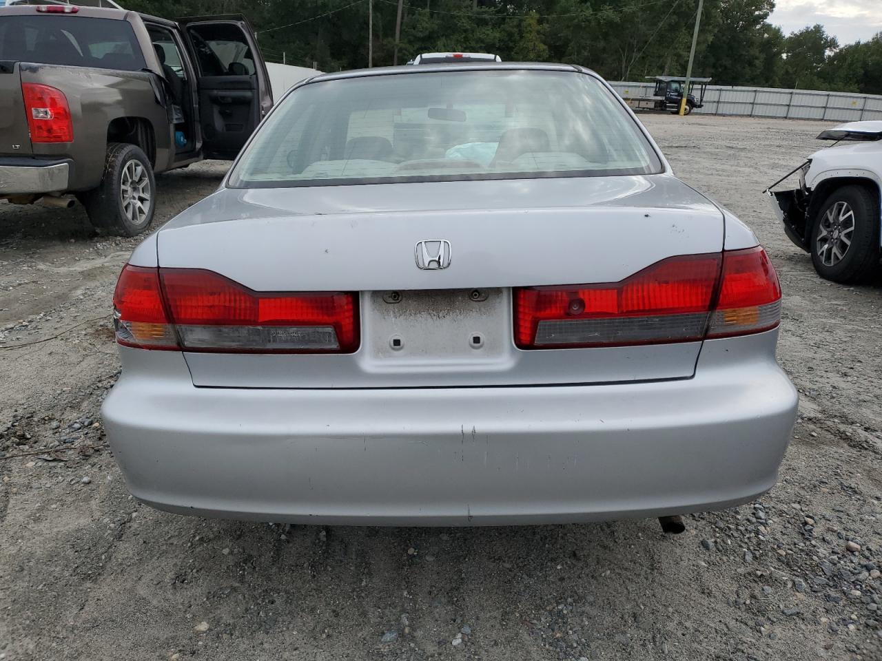 1HGCG65542A105090 2002 Honda Accord Lx