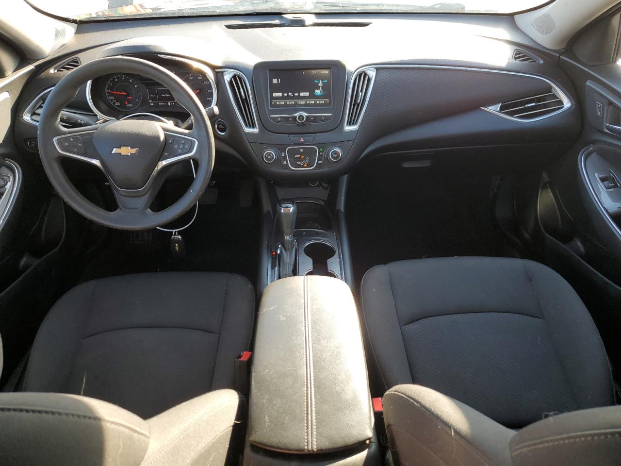 2018 Chevrolet Malibu - Image 8
