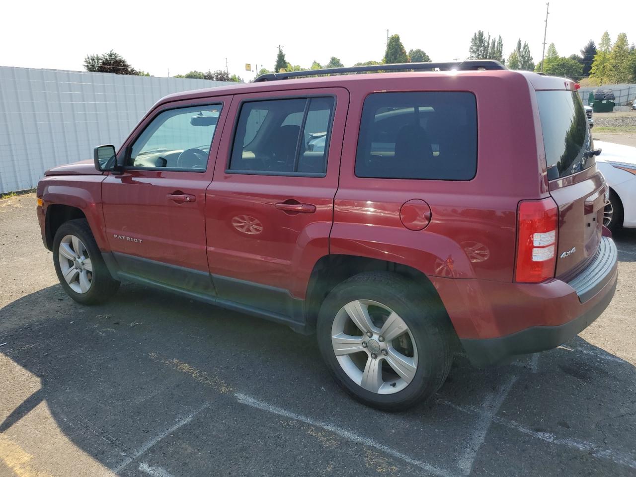 VIN 1C4NJRFB8ED744560 2014 JEEP PATRIOT no.2