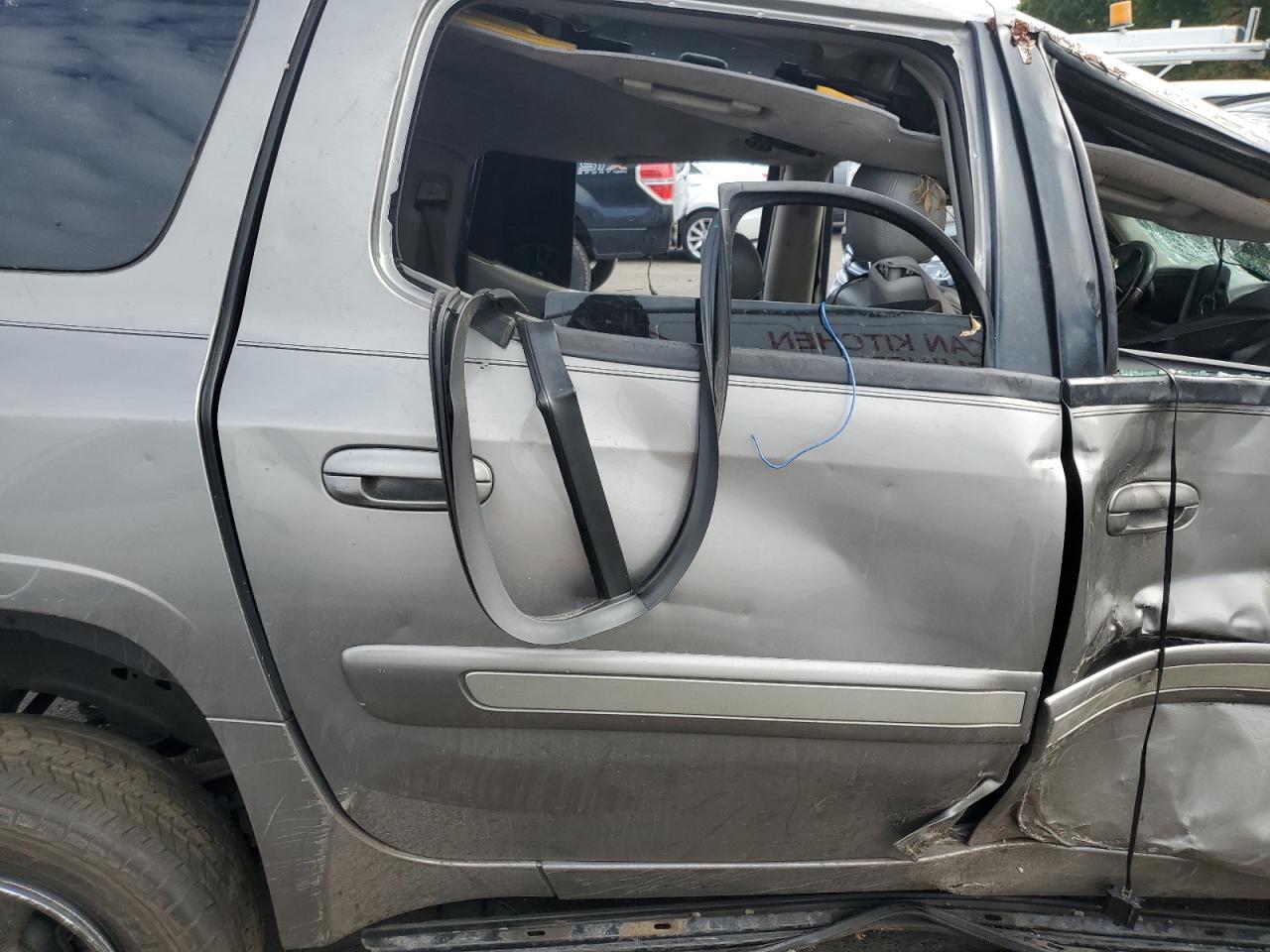 2005 GMC Envoy - Image 11