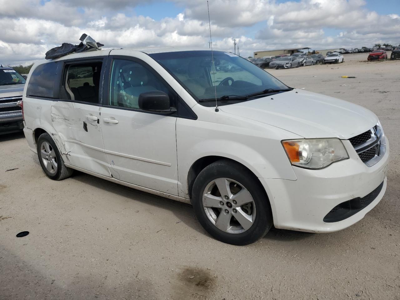 2013 Dodge Caravan - Image 4