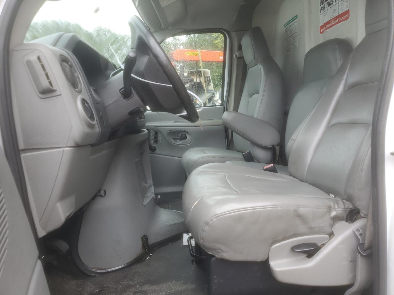 2009 Ford Econoline E450 Super Duty Cutaway Van VIN: 1FDXE45S09DA86834 Lot: 71960554