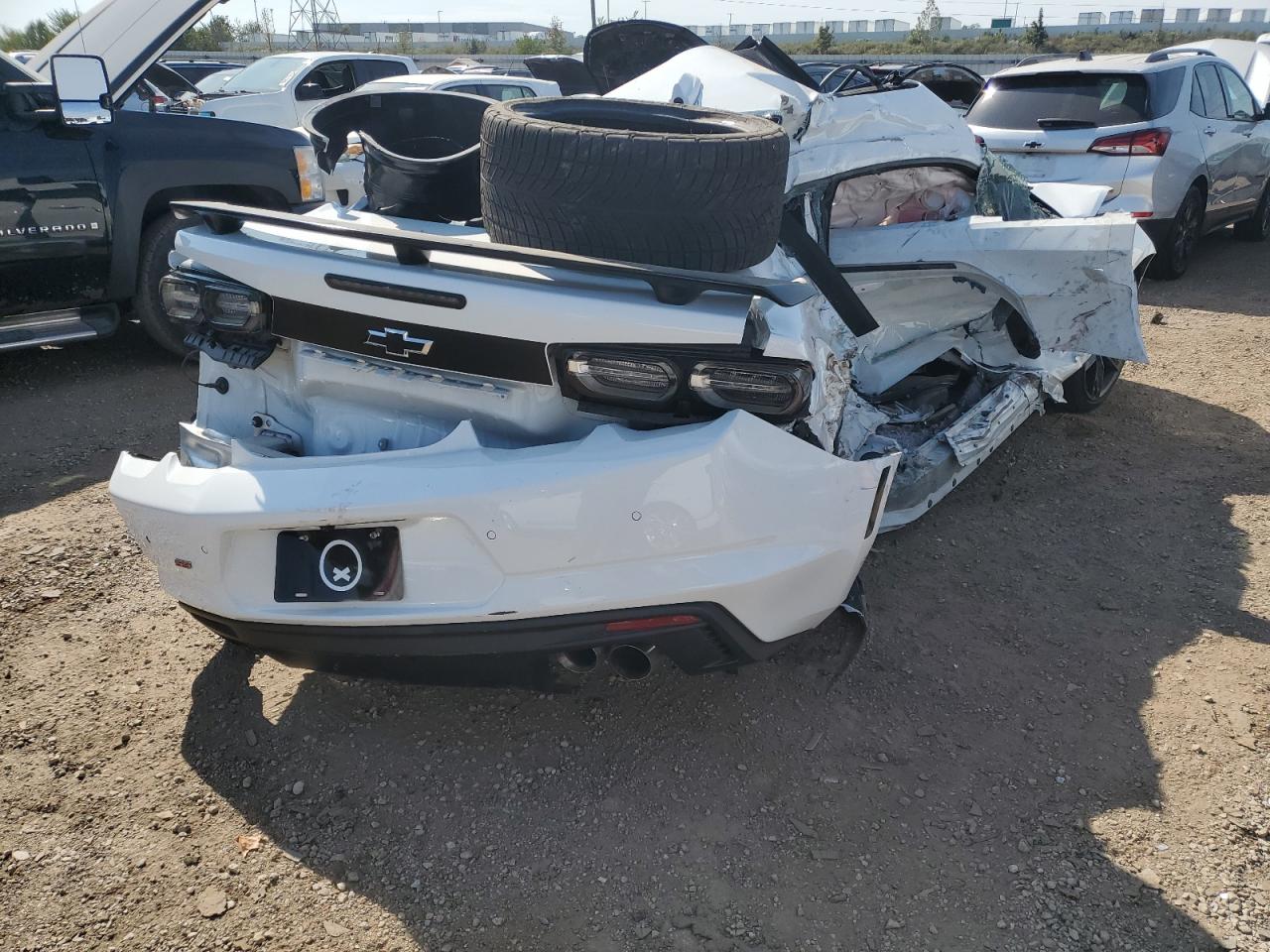 2022 Chevrolet Camaro - Image 3