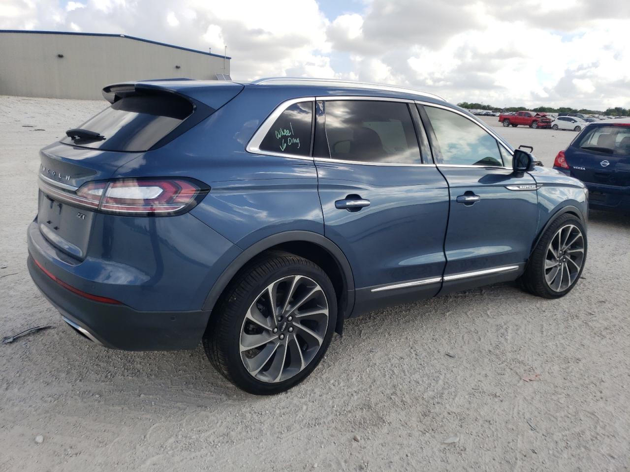 2019 Lincoln Nautilus - Image 3