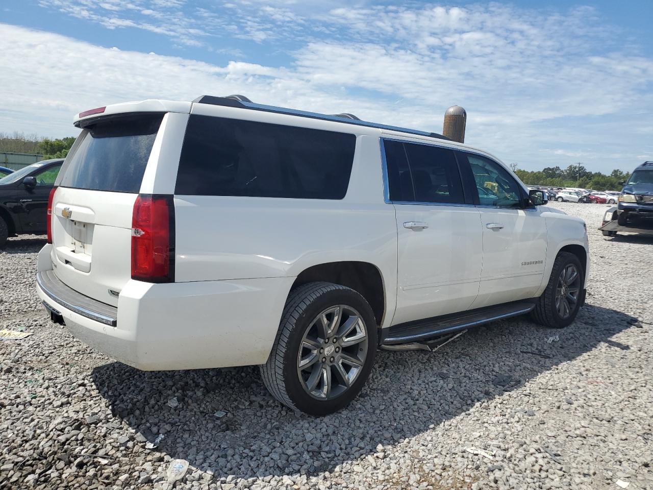 2017 Chevrolet Suburban C1500 Premier VIN: 1GNSCJKC3HR363985 Lot: 69456134