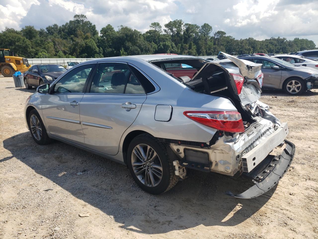 4T1BF1FK3HU286755 2017 TOYOTA CAMRY - Image 2