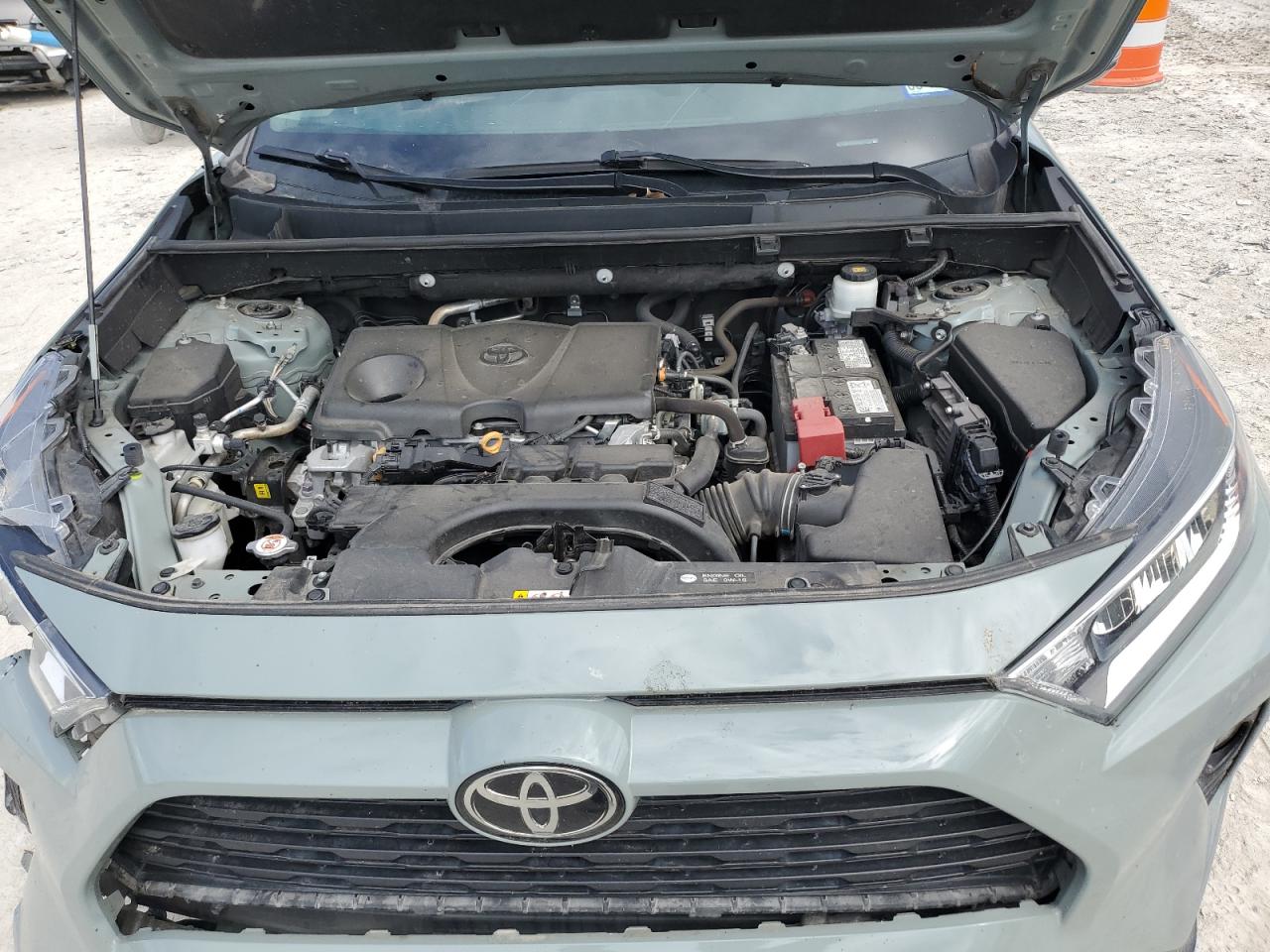 2T3W1RFV6MW160724 2021 Toyota Rav4 Xle