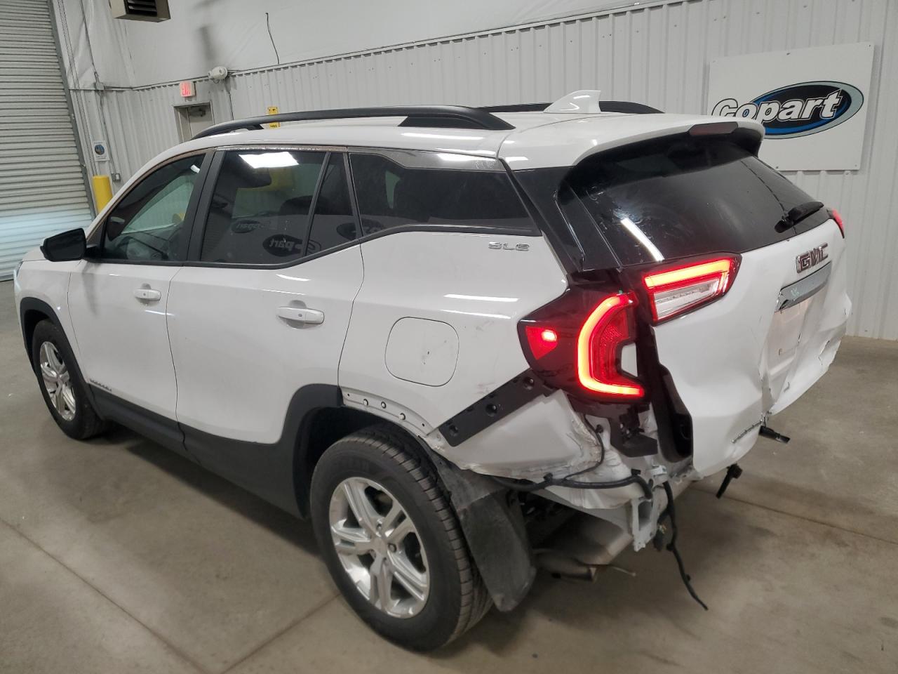 2022 GMC Terrain - Image 2