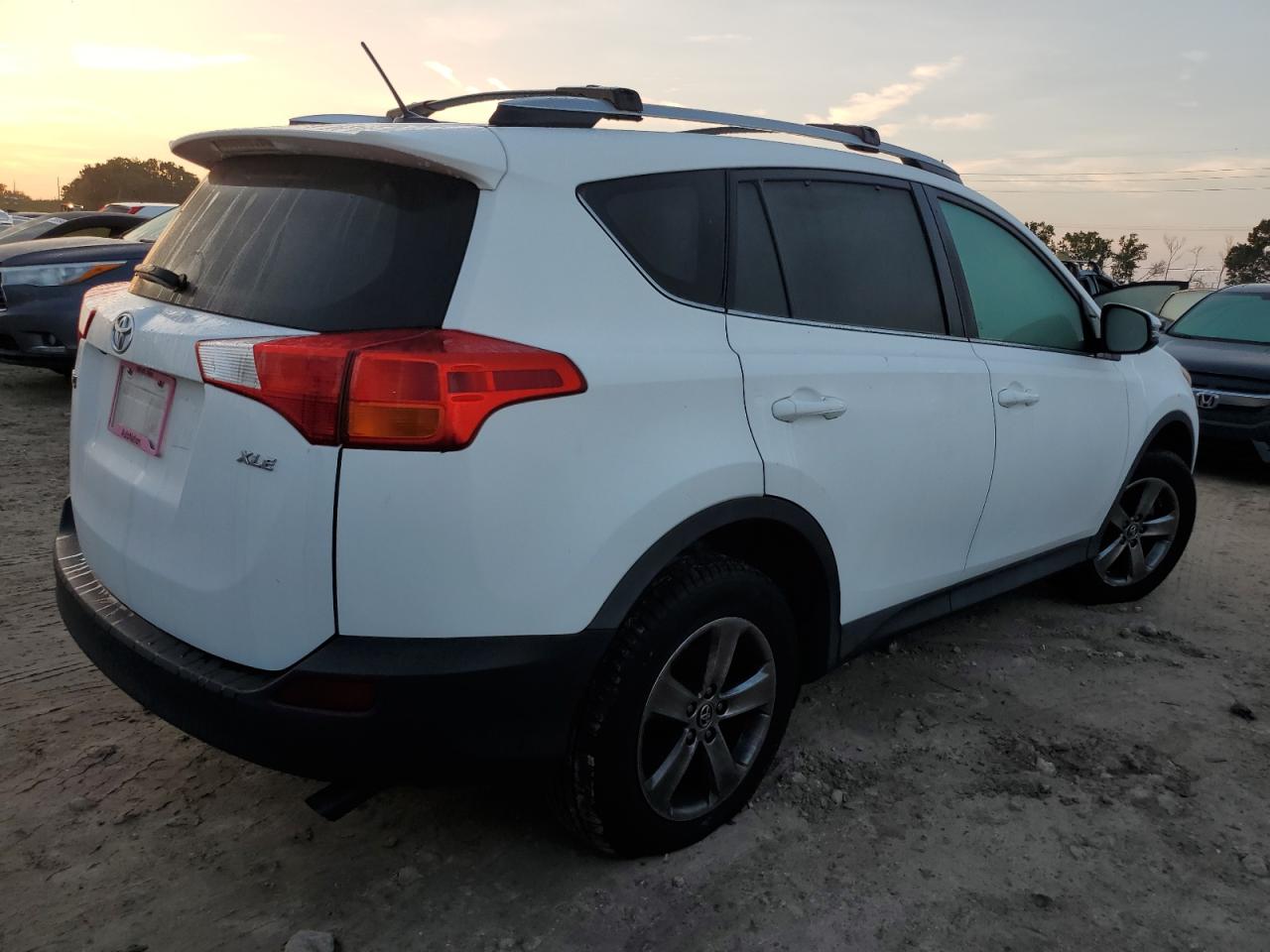2015 Toyota RAV 4 - Image 3