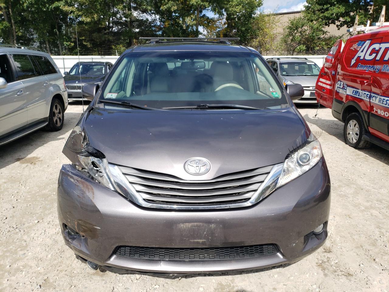2014 Toyota Sienna - Image 5